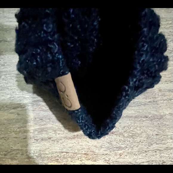 NWT CC exclusives beanie hat - Picture 9 of 9